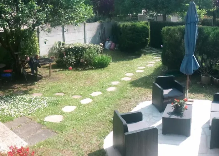 Prive Dependance * Livry-Gargan
